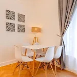 Loft A 2 Pas Des Champs Elysees Et De La Defense!
