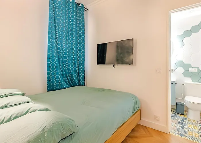Loft A 2 Pas Des Champs Elysees Et De La Defense!